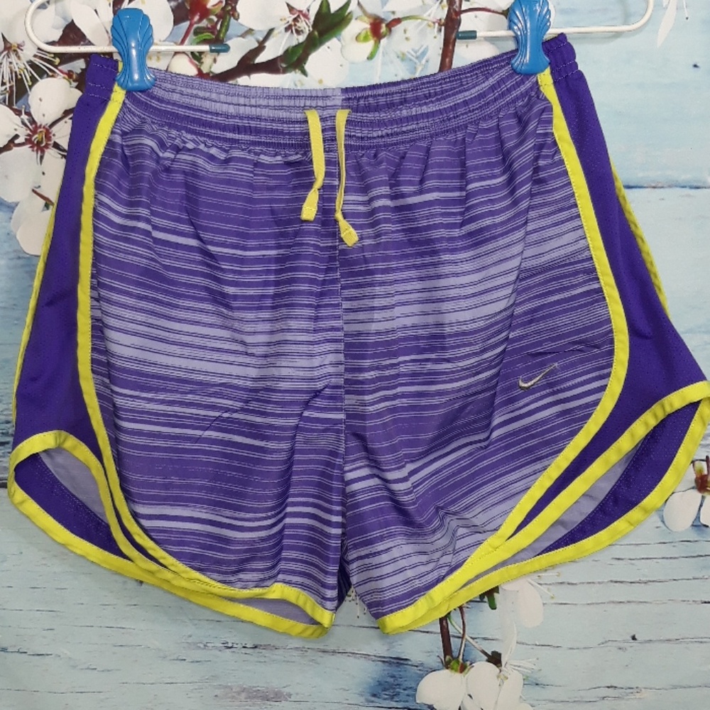 Nike Dri-fit  Short  |  Size M